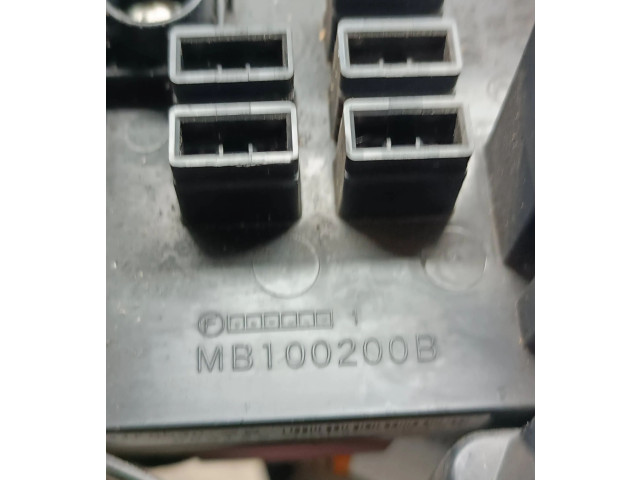 Блок предохранителей  MB100200B   Subaru Forester SH    