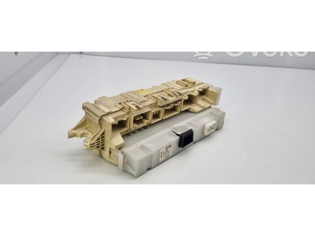 Pojistková skříňka GD7DD7L24A Mazda 626 1998