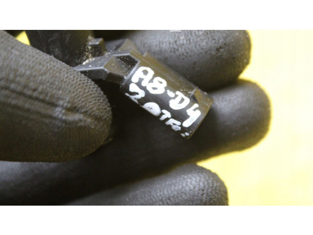 Vstřikovač 06E906031 Audi A8 S8 D4 4H