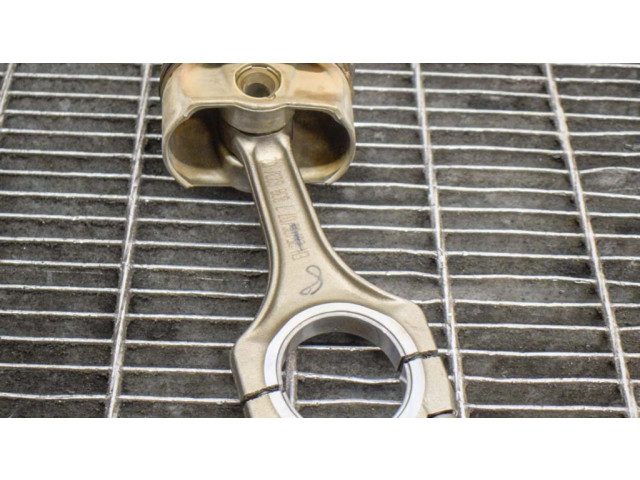 Píst 7838623, 7840918 BMW 5 E60 E61 pro benzínový motor 5.0 S85 B50 A