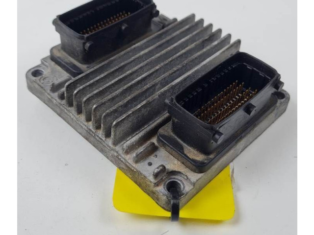 Блок управления двигателя 8972272257   Opel Combo C