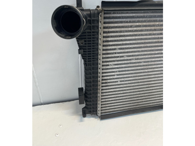 Интеркулер  N6897001, 1K0145803T   Volkswagen Touran I 