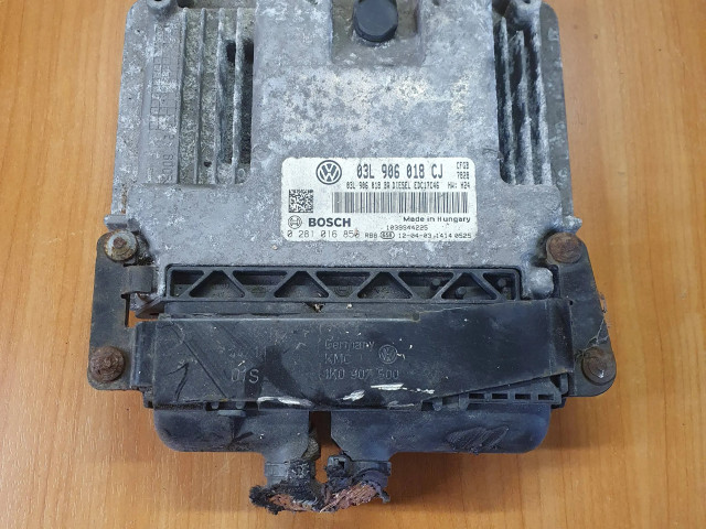 Řídící jednotka 03L906018CJ, 0281016856   Skoda Superb B6 (3T) 2012