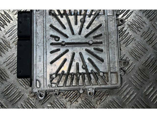 Блок управления двигателя 31336983, 1039S50500   Volvo V70