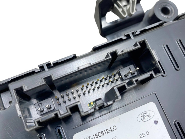 Блок управления климат-контролем LJ6T18C612LC   Ford Escape IV