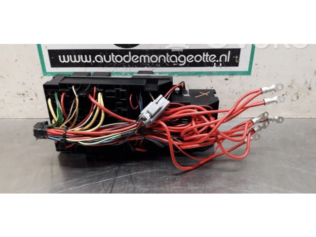 Блок предохранителей 9441607, 9441606   Volvo S80    