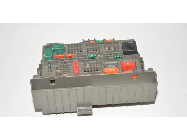 Блок предохранителей 9119446 BMW 1 E81 E87