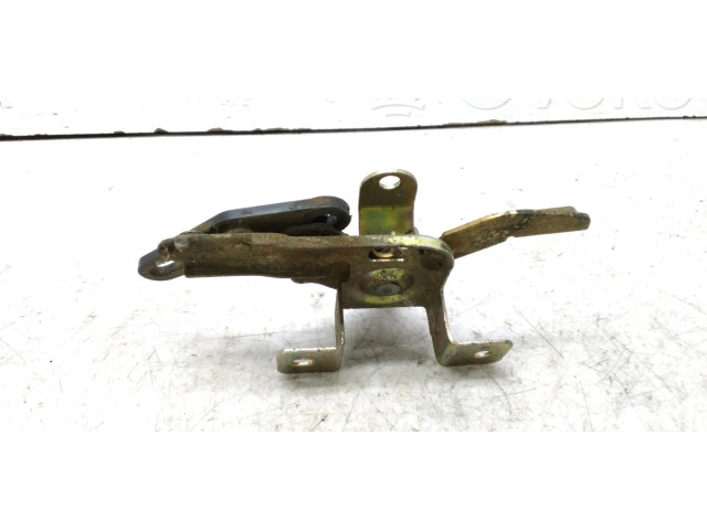 Замок багажника     Nissan Titan  -  года