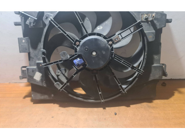 Вентилятор радиатора 8240636 Renault Lodgy