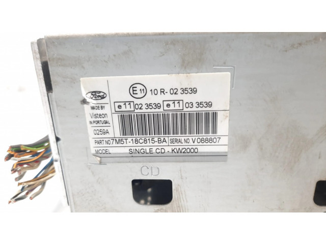 Радио/ проигрыватель CD/DVD / навигация