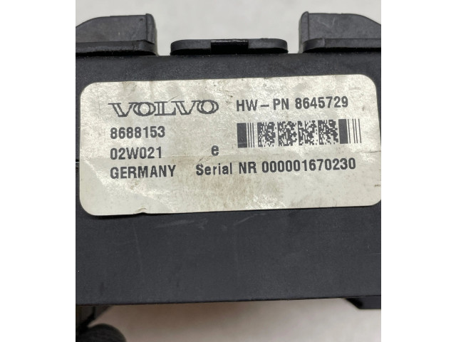 Блок предохранителей  8688153, 8645729   Volvo V70    