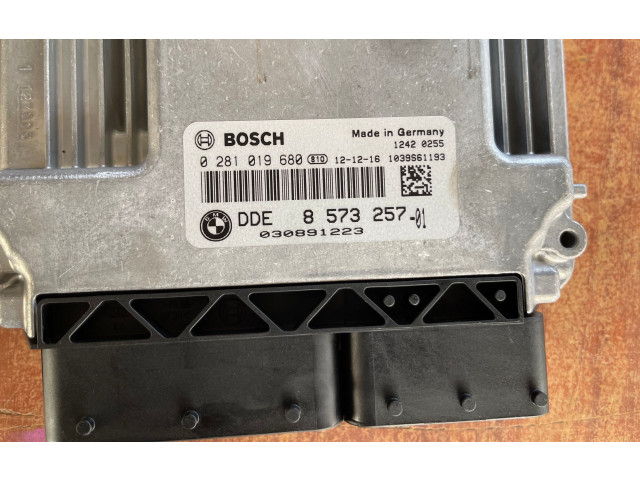 Pojistková skříňka Блок управления двигателя 8573257, 0281019680 BMW 3 F30 F35 F31 2013