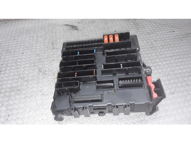 Pojistková skříňka 13170890 Opel Vectra C 2004