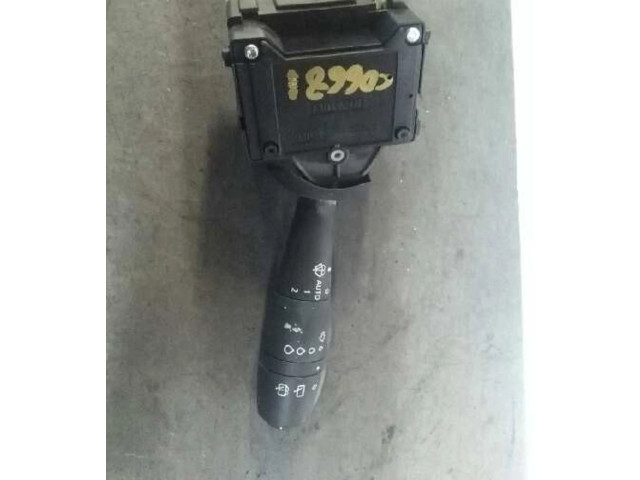 Ручка стеклоочистителей 8201168016   Renault Clio IV