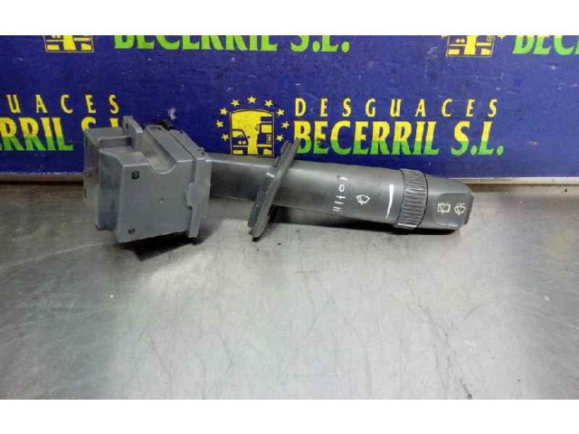 Ручка стеклоочистителей 8666599, 01W21A Volvo V70