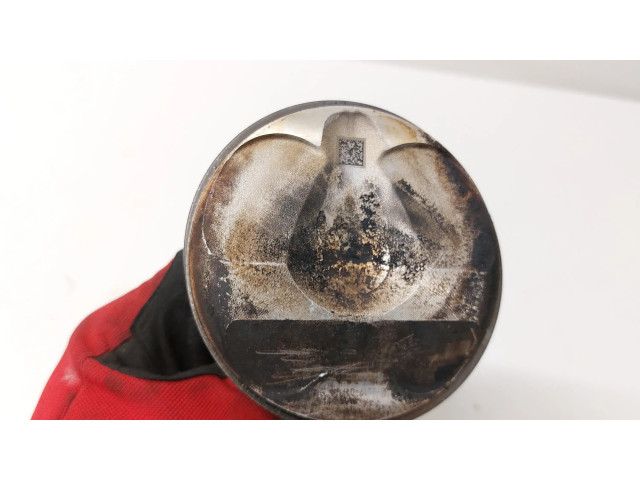 Píst 9A11031400R   Porsche Cayman 981  pro benzínový motor 3.4  