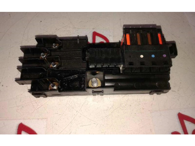 Pojistková skříňka 2115452601, 2115452601 Mercedes-Benz ML W164 2008