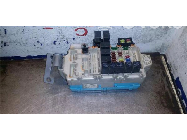 Блок предохранителей Mitsubishi Grandis