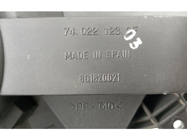 Вентилятор печки    8D1820021, 740221233F   Volkswagen Passat Alltrack