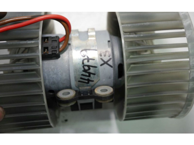 Вентилятор печки       BMW X3 E83