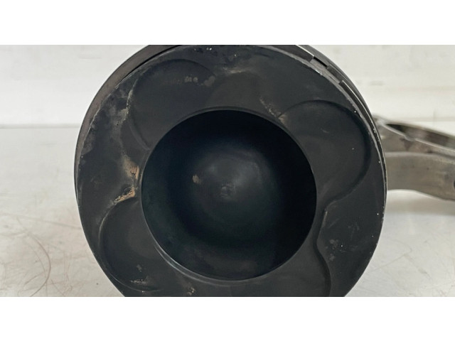 Píst 8408, 36RO BMW 5 E60 E61 pro naftový motor 3.0