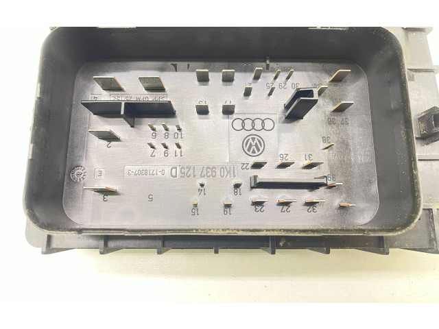 Блок предохранителей 2K5970331D Volkswagen Caddy