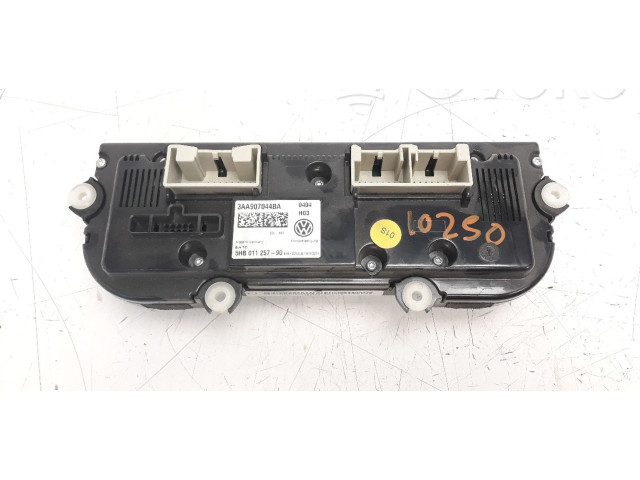 Блок управления климат-контролем 3AA907044BA, 5HB011257   Volkswagen Passat Alltrack