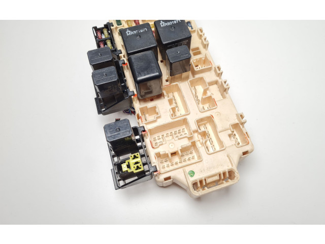   Pojistková skříňka    Mitsubishi Pajero 2001