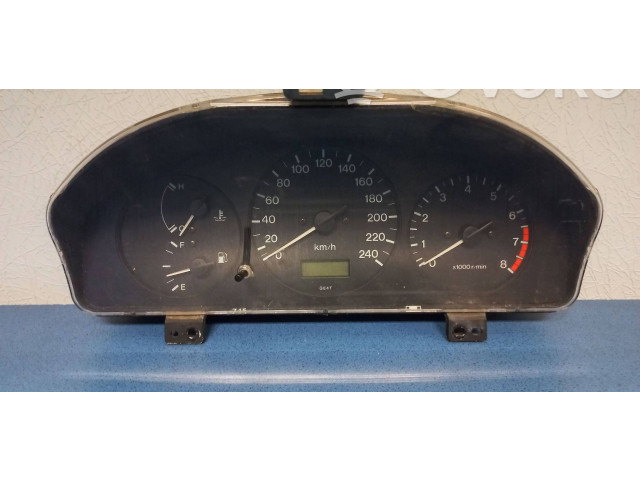 Панель приборов FDGE6VD Mazda 626