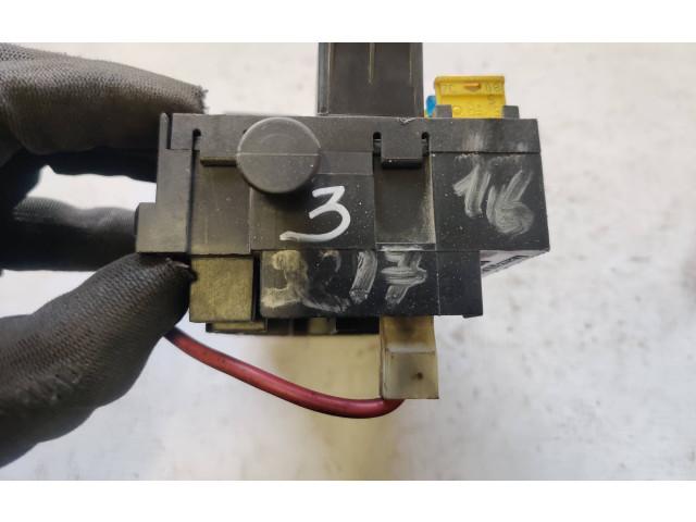 Pojistková skříňka 171941813D Volkswagen PASSAT B3 1991