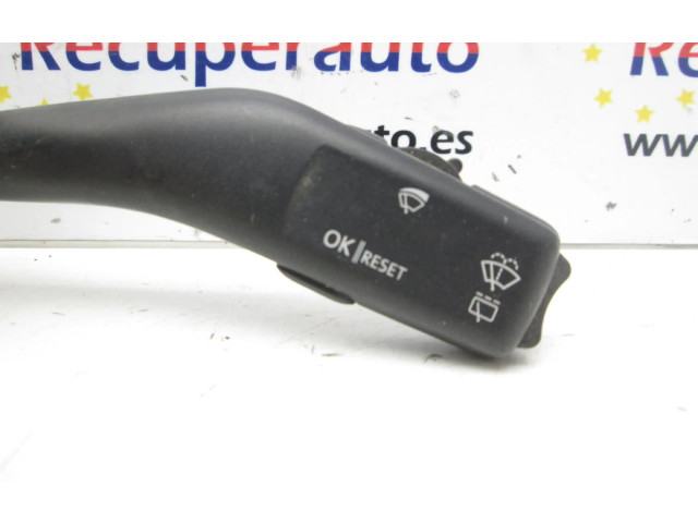 Включатель стеклоочистителей Seat Leon (1P)  2005 - 2012 года 1K0953519A      