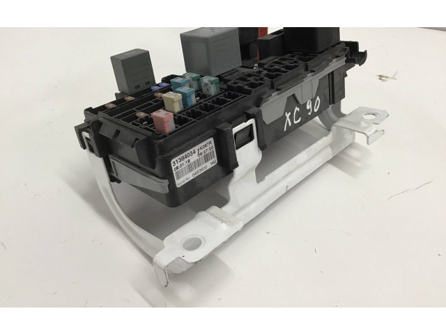 Блок предохранителей 31384034   Volvo XC90    