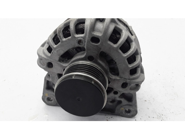 Генератор 231005933R Dacia Sandero