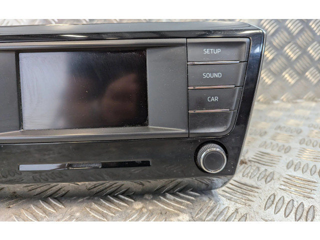 Радио/ проигрыватель CD/DVD / навигация    3V0035869B   Skoda Superb B8 (3V)