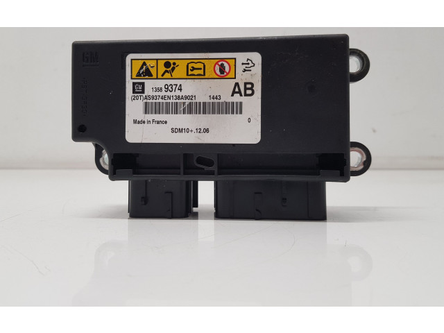 Блок подушек безопасности 13589374   Opel Meriva B