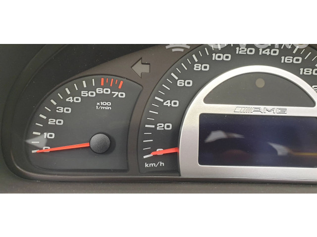 Přístrojová deska Mercedes-Benz G W463 2016