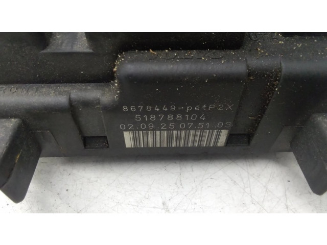 Блок предохранителей 8678449, 518788104 Volvo XC70