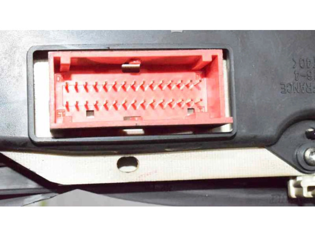 Přístrojová deska Nissan Primastar 2008 2481000Q0D, 8200283197D