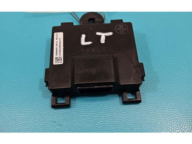 Блок комфорта 1069651-00-D, IMPRK1412390   Tesla Model S   