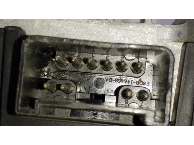 Дисплей    98AB9D372AF, EA567E   Ford Focus