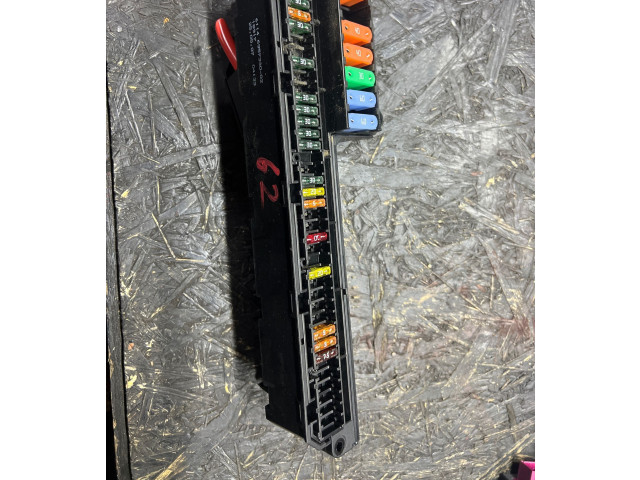 Блок предохранителей 6957330   BMW 5 E60 E61    