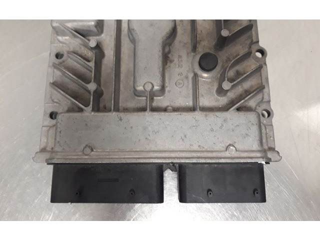 Блок управления двигателя 55579719   Opel Meriva B