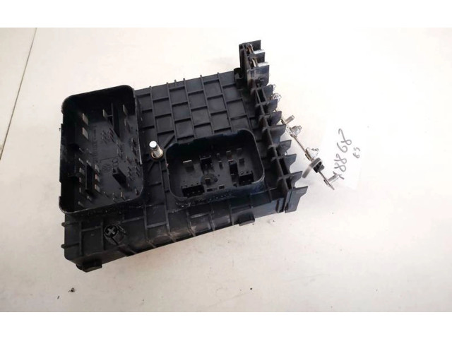 Блок предохранителей 1k0937124k Skoda Octavia Mk2 (1Z)