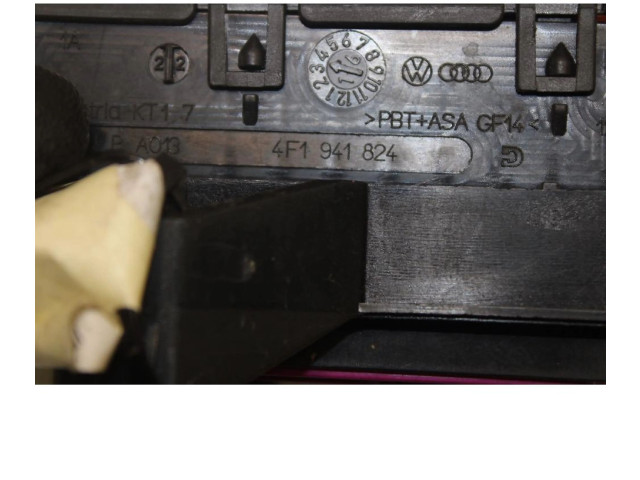 Блок предохранителей 4F1941824   Audi A1    