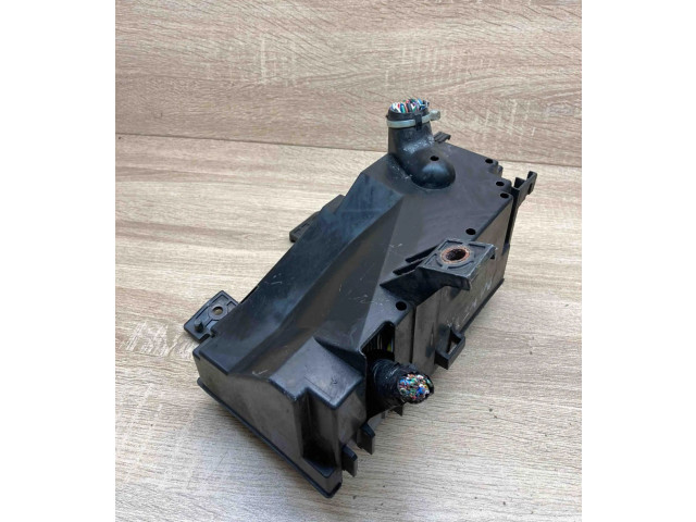 Pojistková skříňka V23134J59X431 Mazda 6 2002