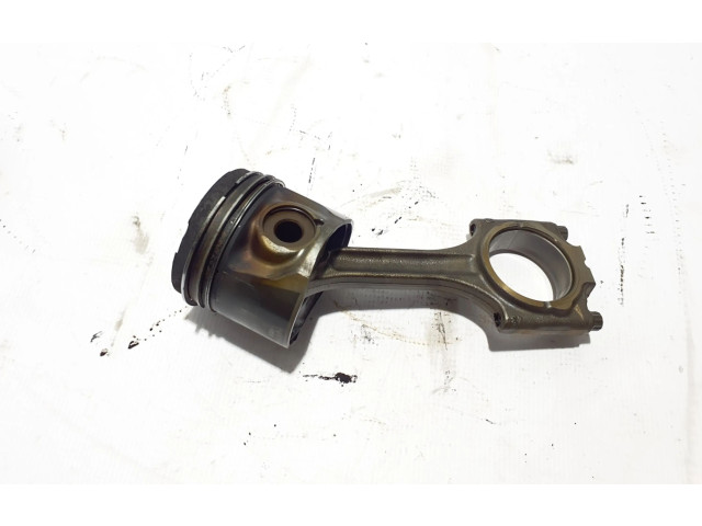  Поршень с шатуном D 5244 T,D 5244 T5 30731511  Volvo XC90  