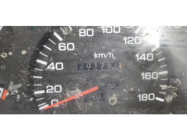 Přístrojová deska Nissan PickUp 2002 2481357g00