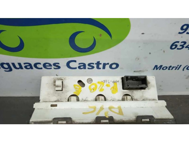 Дисплей    9647409777   Peugeot 206+