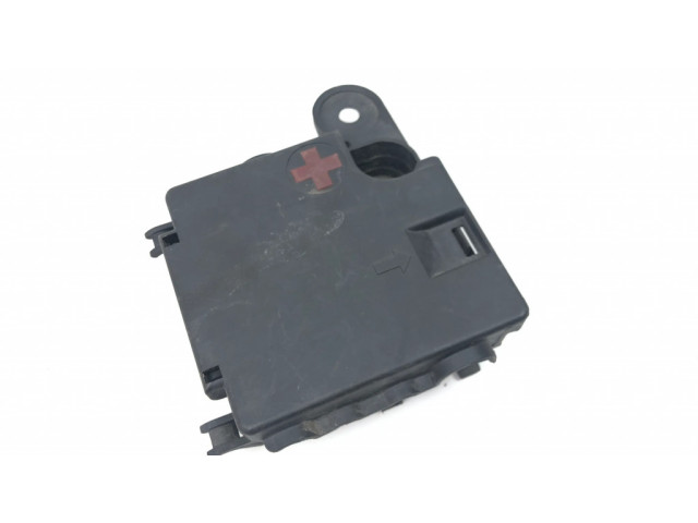 Другая деталь отсека двигателя