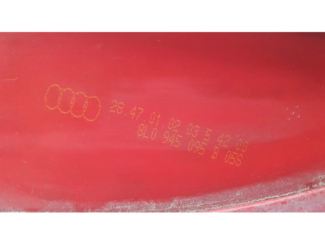 Задний фонарь левый 8L0945095B Audi A3 S3 8L 1996-2003 года